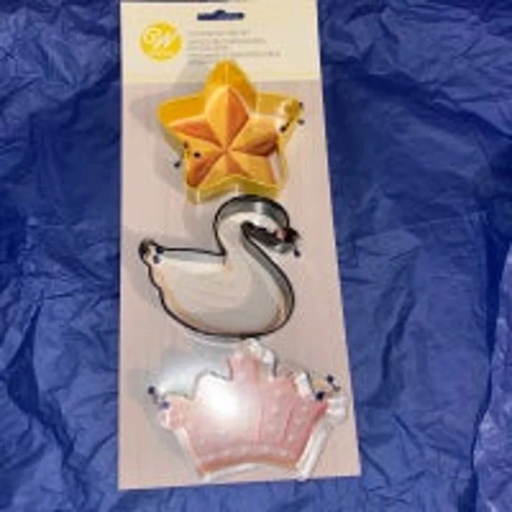 WILTON 3 Piece Cookie Cutter Set Metal‎ ROYAL Star Swan Crown recipe